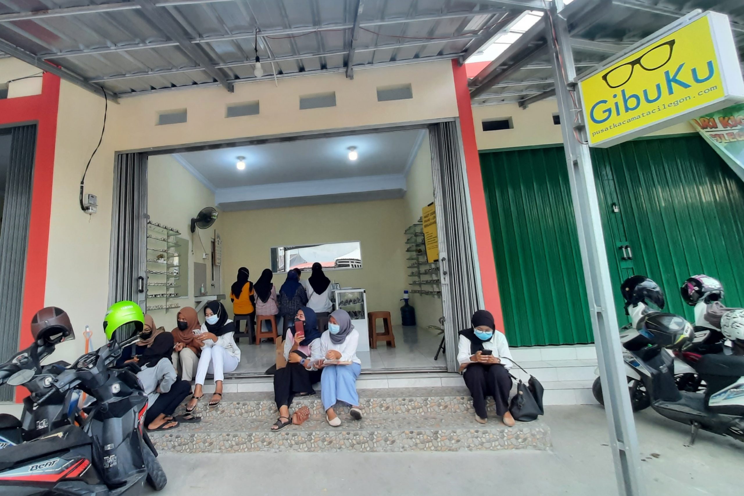 Gibuku kacamata recruitment